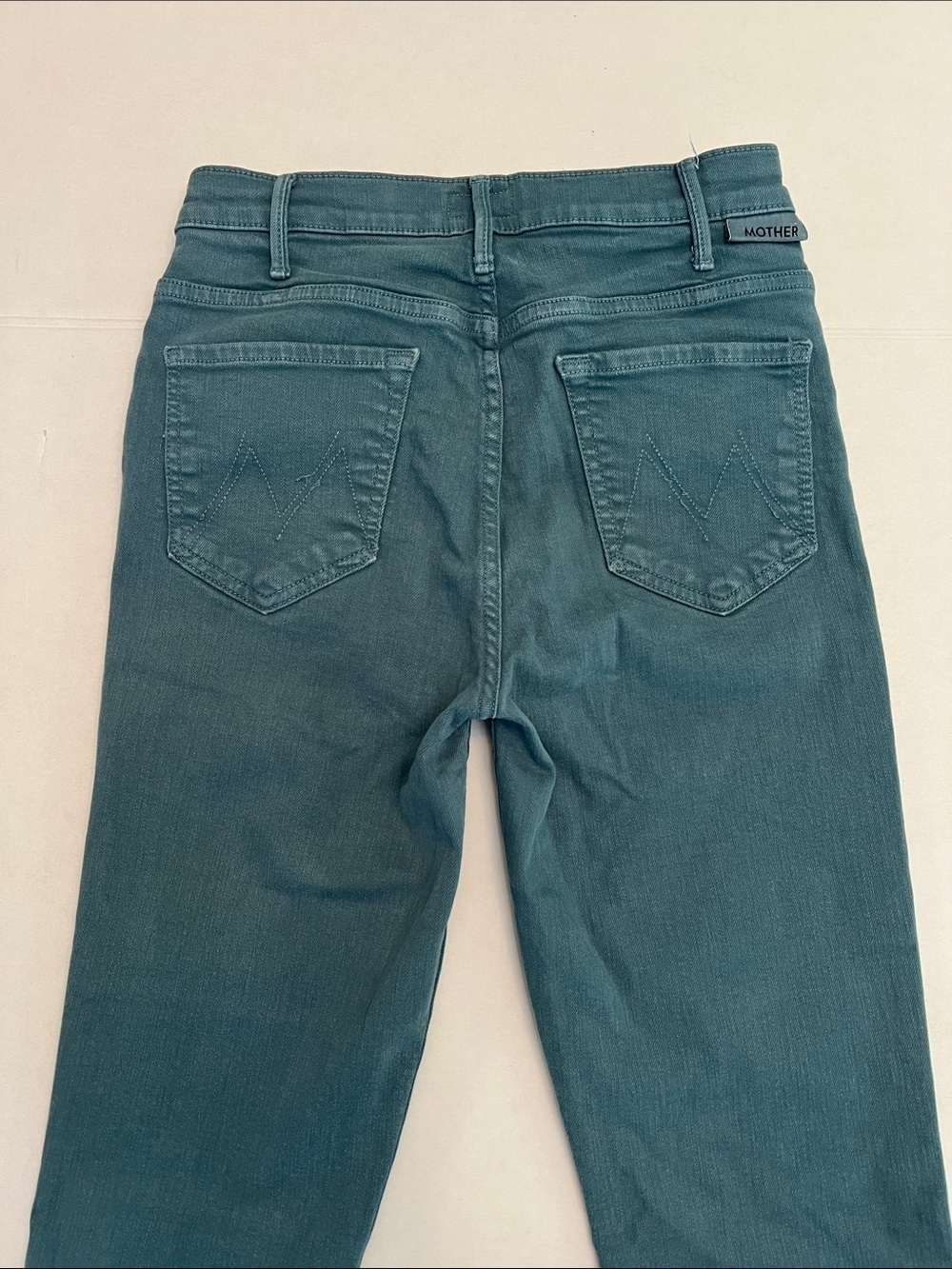MOTHER DENIM THE HUSTLER ANKLE FRAY IN PLAY DATE GREEN WASH SIZE 28 - Picture 3 of 16